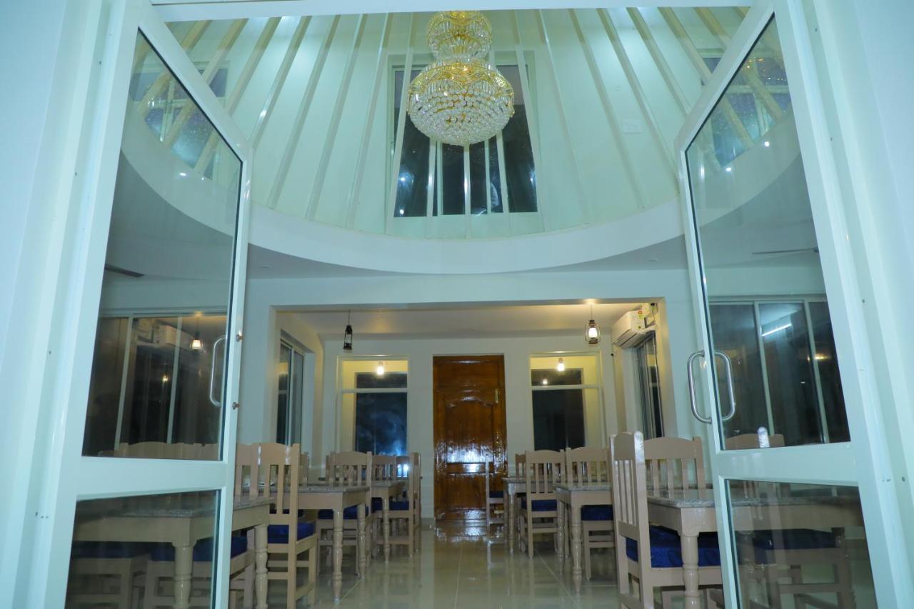 Srinivasa Hotel Tirupati Exterior photo