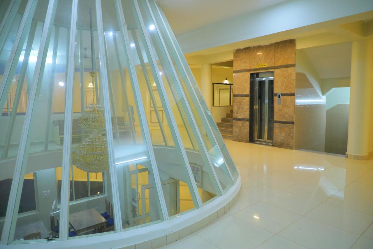 Srinivasa Hotel Tirupati Exterior photo